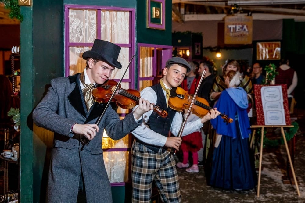 Find cheap bus or train tickets to San Francisco for a Dickens Christmas - Wanderu