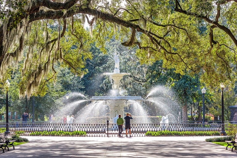 Visit Savannah by bus to see Forsyth Fountain